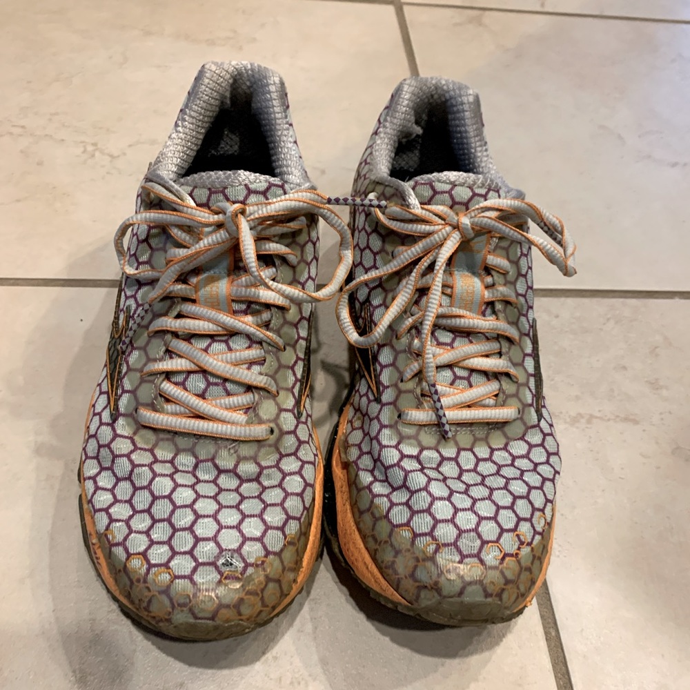 Mizuno wave prophecy Mens 7, womens 8.5